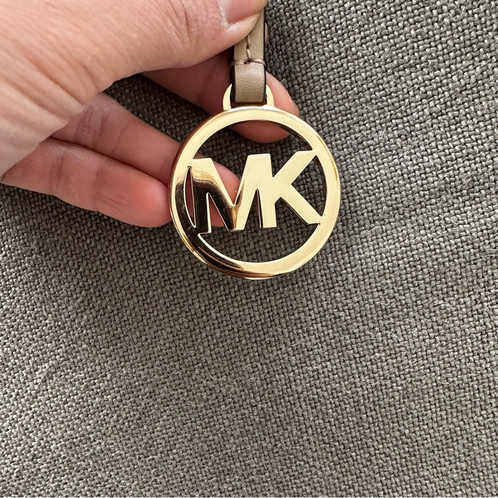 Michael Kors Tan Leather Bag Leather Strap Gold MK Circle Charm - Picture 3 of 5
